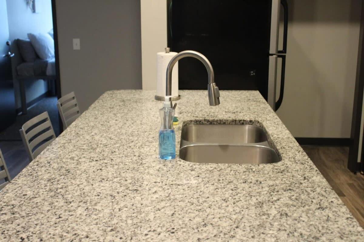Spacious 2Br Suite Plus Patio Near Iowa State Ames Eksteriør billede